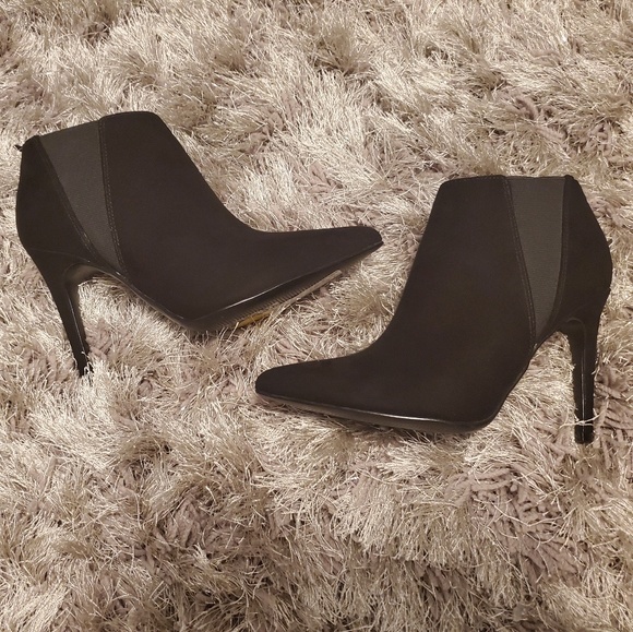 H&M Shoes - ❤NWOT H&M black suede booties